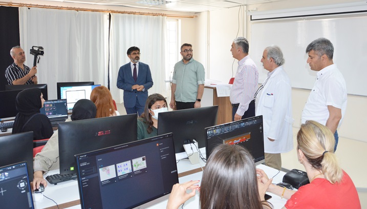 Meslek Yüksekokulu’na bilgisayar desteği