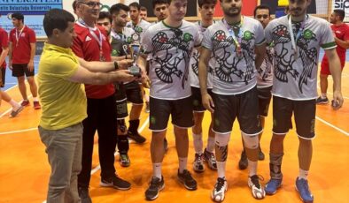 Ünilig Voleybol branşının kazananları belli oldu