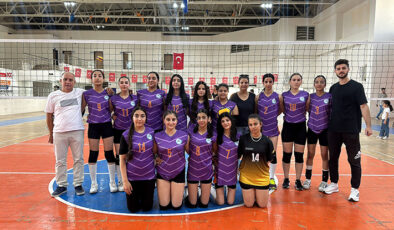 Ahmedi Hani Anadolu Lisesi Voleybolda İl Üçüncüsü oldu