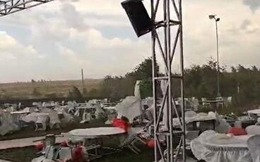 Diyarbakır’da fırtına piknik alanını vurdu