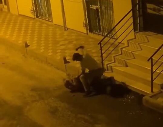 Ablasının yardımına geç giden eniştesini öldüresiye dövdü