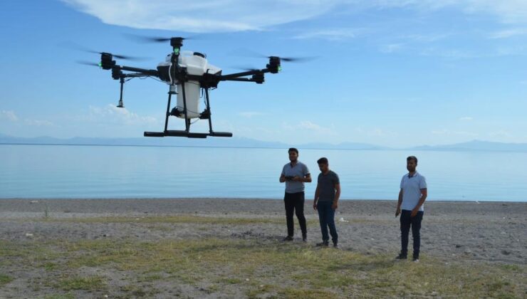 Adilcevaz’da drone ile haşere mücadelesi