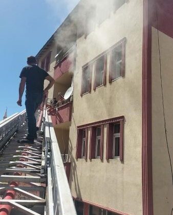 Ağrı’da mahalle yangınları paniğe neden oldu