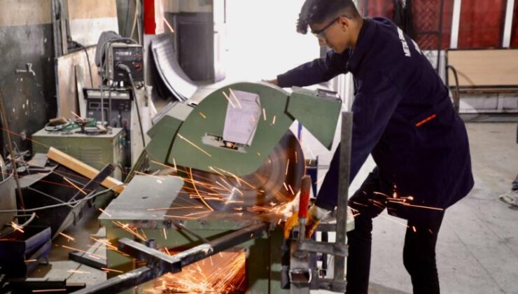 Ağrı’da meslek liseleri fabrika gibi üretiyor
