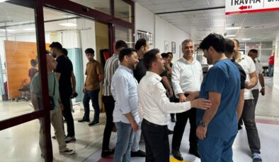 Aküzüm sağlıkçılarla bayramlaştı