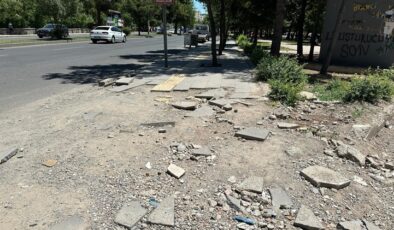 Yaya güvenliğini tehlikeye atan kaldırım
