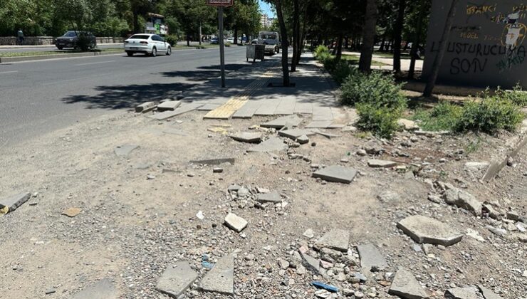 Yaya güvenliğini tehlikeye atan kaldırım