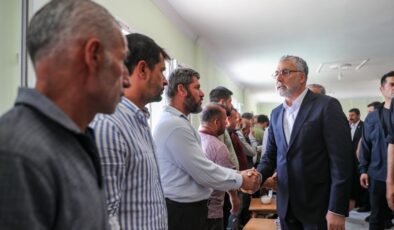 Bakan Işıkhan, Diyarbakır ve Mardin’deki yangında ölenlerin yakınlarını ziyaret etti
