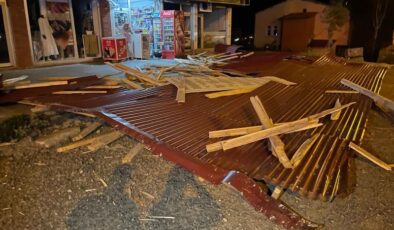 Bingöl solhan’da rüzgar çatıyı uçurdu