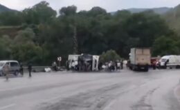 Bitlis’te feci kaza: 2 ölü, 30 yaralı