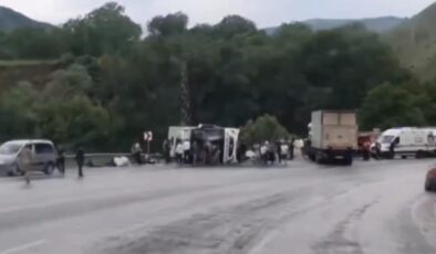 Bitlis’te feci kaza: 2 ölü, 30 yaralı