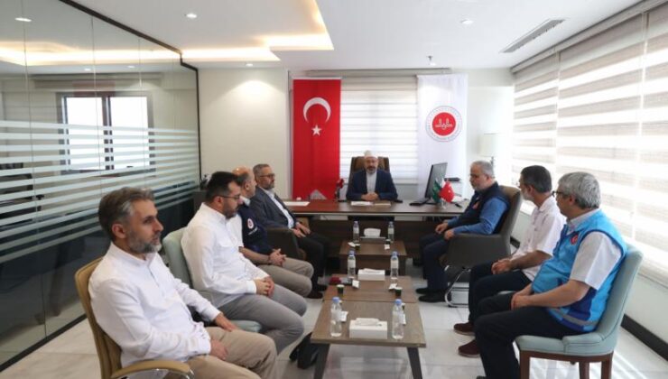 Diyanet İşleri Başkanı Erbaş, Medine’de