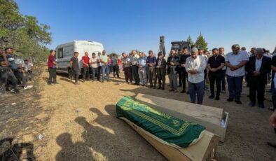 Diyarbakır ve Mardin arasında çıkan anız yangınında ölen 2 kuzenin cenazesi defnedildi