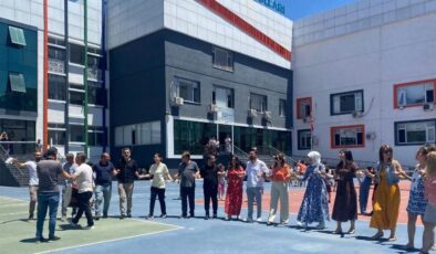 Diyarbakır’da 500 puanlık öğrenciye coşkulu kutlama