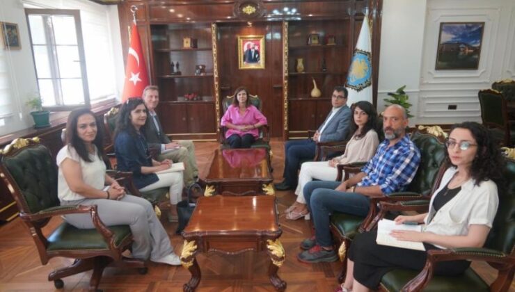 Diyarbakır’da Avustralyalı heyetle önemli görüşme