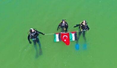 Diyarbakır’da su altında Filistin destek eylemi