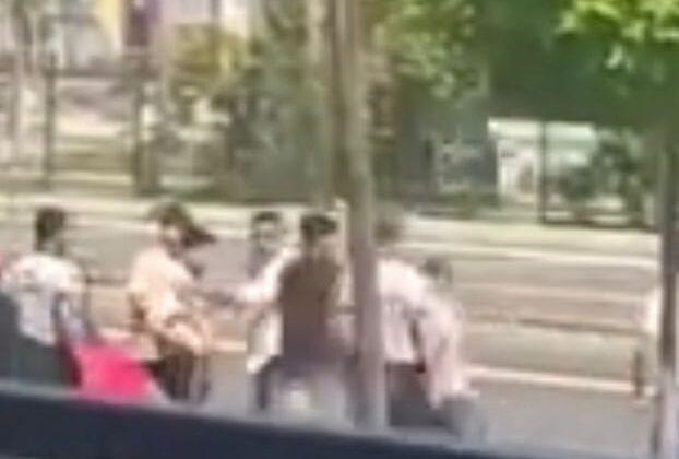 Elazığ’da cadde kavgası kamerada