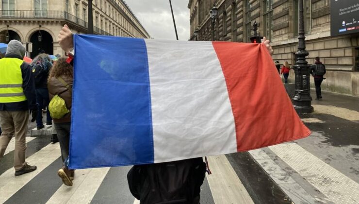 Macron Meclisi Feshetti, Fransa sandık başında