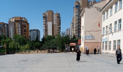 Diyarbakır’da YKS ikinci oturumu başladı.