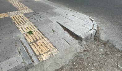 Diyarbakır’da bozulan kaldırım onarıldı