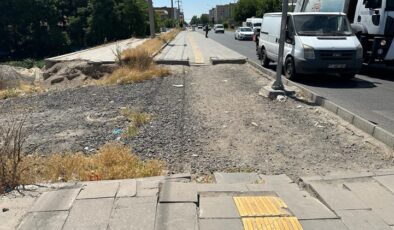 Diyarbakır’da kesintiye uğrayan kaldırım zorluyor