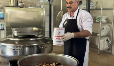 Kızılay, kurban etiyle her gün 50 bin kişiye yemek veriyor