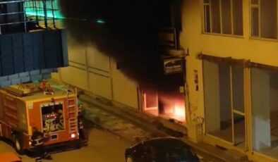 Kızıltepe’de mobilya dükkanında yangın paniği