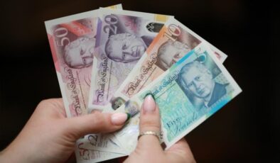 Kral charles’ın portresi banknotlarda
