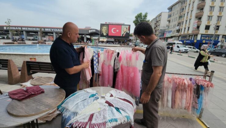 Fenomen Muhtar çocuklara bayram kıyafeti dağıttı