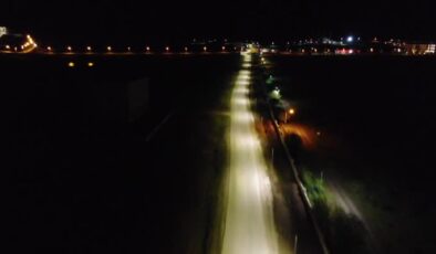 Muş’ta üniversite yolu aydınlatıldı