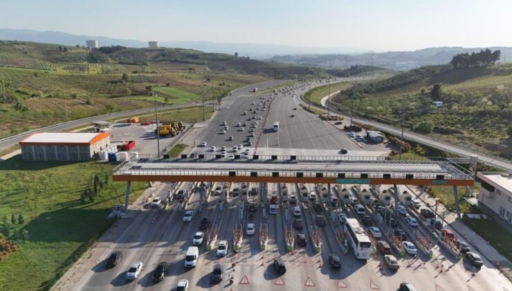 Bayramda otoyollardan rekor geçiş