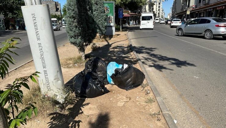 Sur’da esnaf çöpü orta refüje bırakmak zorunda kalıyor