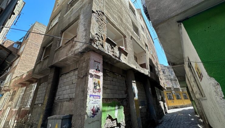 Diyarbakır Suriçi’nde metruk yapı güvenlik altına alındı