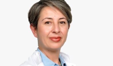 Şekerli gıdaları ana yemeklerle tüketmek çürük riskini azaltıyor