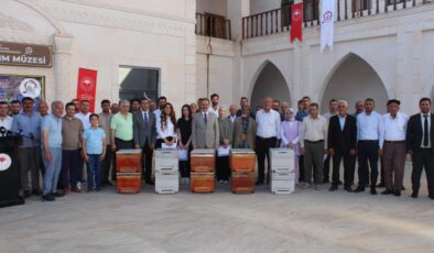 Siirt’te arıcılara hibe destekli kovan dağıtımı