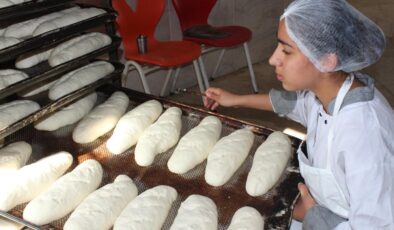 Siirt’te öğrenciler günlük 6 bin ekmek üretiyor