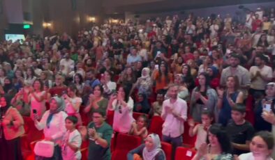 Türkan Şoray, Van Kültür Yolu Festivali’nde sevenleriyle buluştu
