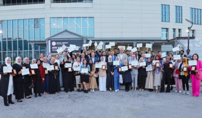 Uluslararası öğrenciler mezuniyet coşkusu yaşıyor