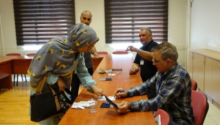 Van’da İran seçimleri için oy kullanımı başladı
