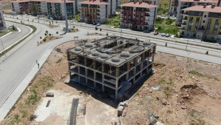 Elazığ’da cami yapımı yarıda kaldı