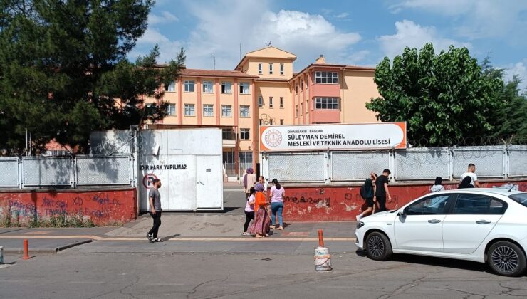 Diyarbakır’da YKS’nin ilk oturumu başladı