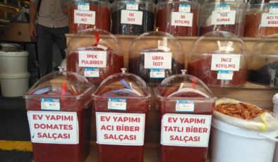Ev yapımı salçaların uygun fiyatı dikkat çekiyor