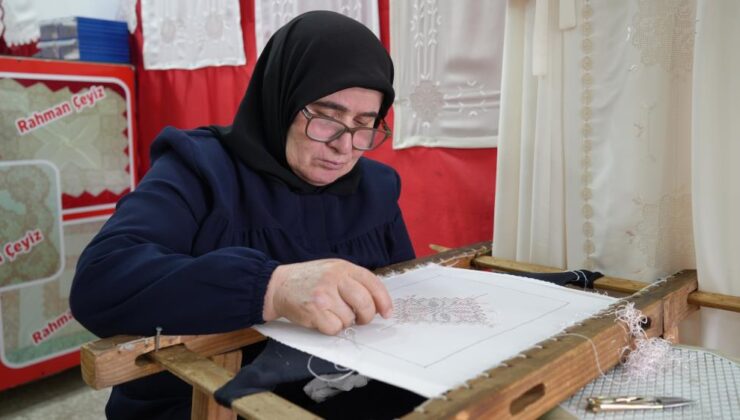 Zeynep Yılmaz 43 yıldır nakış sanatını sürdürüyor