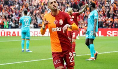 Ziyech, Galatasaray ile imzayı attı