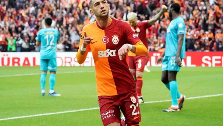 Ziyech, Galatasaray ile imzayı attı