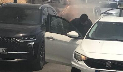 Diyarbakır’da araç alevlere teslim oldu