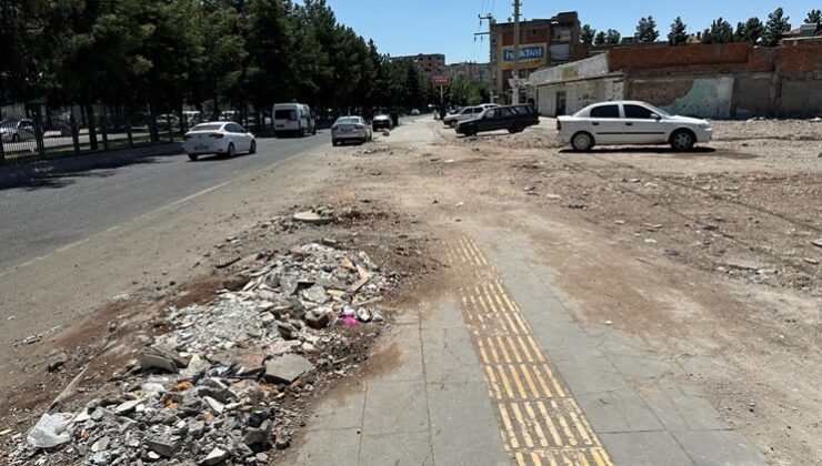 Diyarbakır bozuk kaldırım mağdur ediyor!