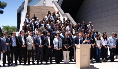 DEM Parti Diyarbakır’da belediye eş başkanlarıyla buluştu