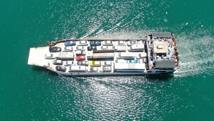 Elazığ feribotlarında bayram hareketliliği