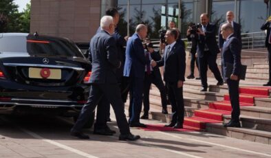 Cumhurbaşkanı Recep Tayyip Erdoğan CHP genel merkezinde